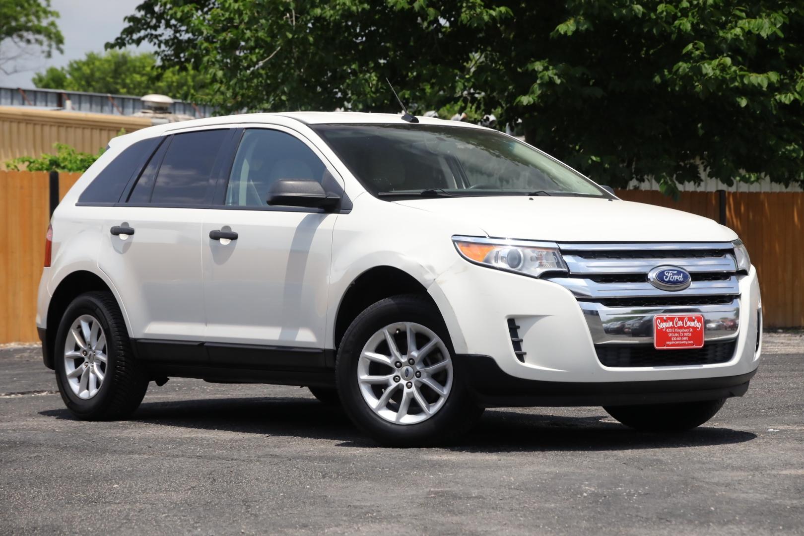 2013 WHITE FORD EDGE SE FWD (2FMDK3GC4DB) with an 3.5L V6 DOHC 24V engine, 6-SPEED AUTOMATIC transmission, located at 420 E. Kingsbury St., Seguin, TX, 78155, (830) 401-0495, 29.581060, -97.961647 - Photo#0
